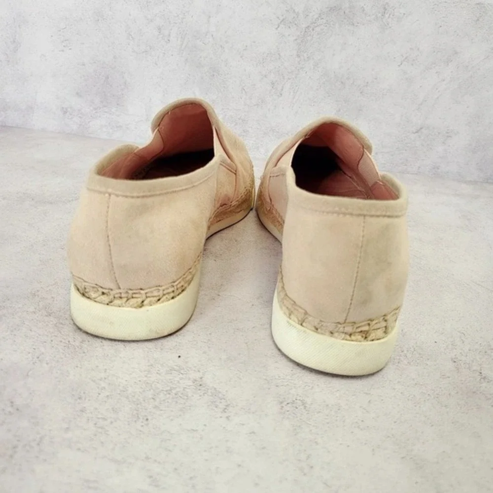 Coastal Chic Slip On Sneakers Womens 8 Nude‎ Neutral Suede Loafer VINCE CAMUTO